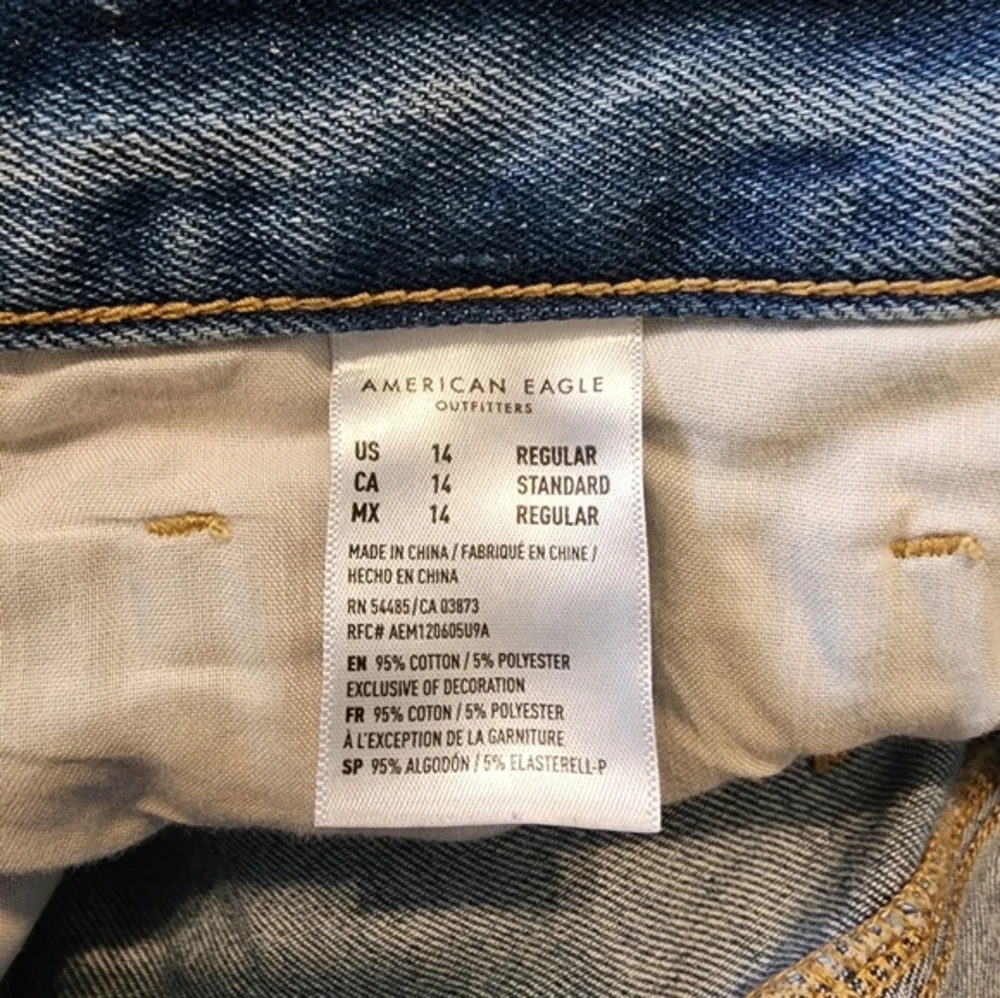 American eagle distressed mom‎ jean